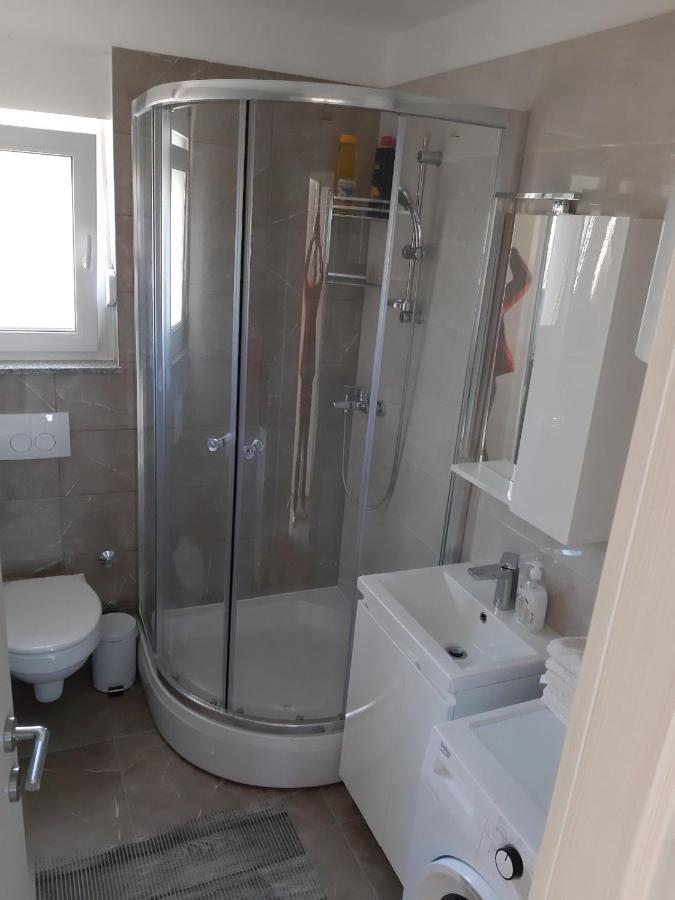 Gita Apartmani Čižići Exteriör bild