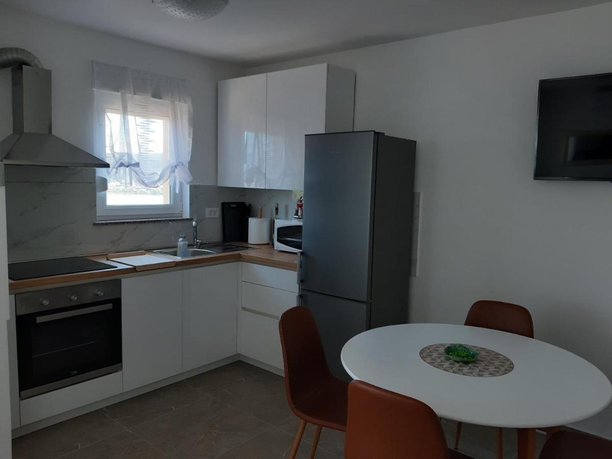 Gita Apartmani Čižići Exteriör bild