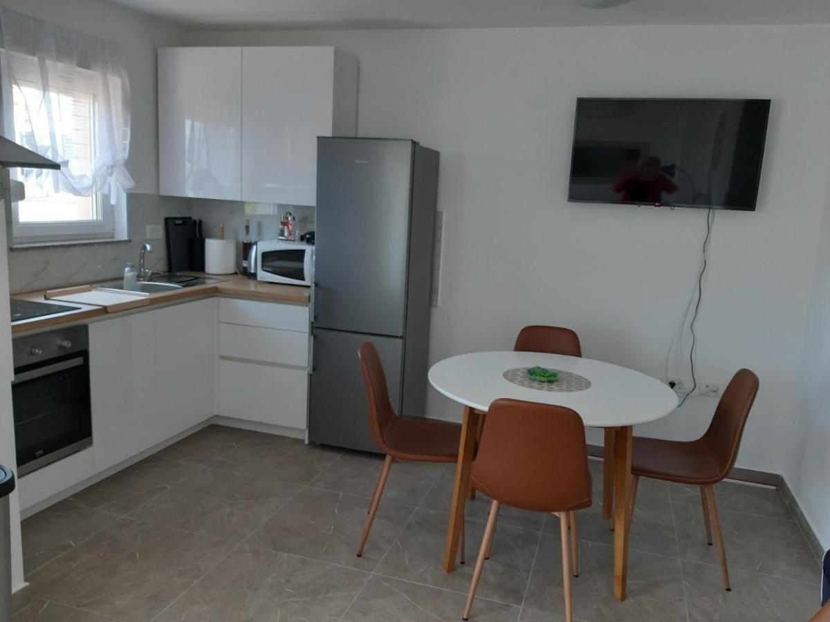 Gita Apartmani Čižići Exteriör bild