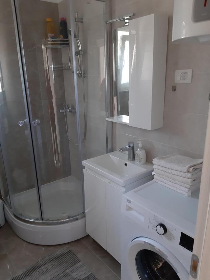 Gita Apartmani Čižići Exteriör bild
